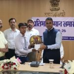 शा.उ.मा.वि. डमरू के रूपेश साहू को मिला जिले में तृतीय स्थान, कलेक्टर ने किया सम्मानित